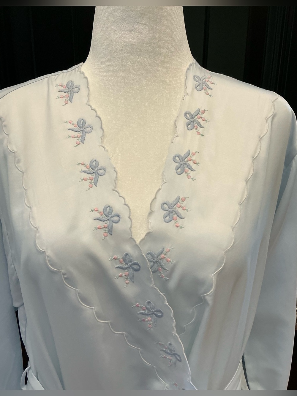 Vintage Flo Weinberg Originals Pale Blue Embroidered Robe